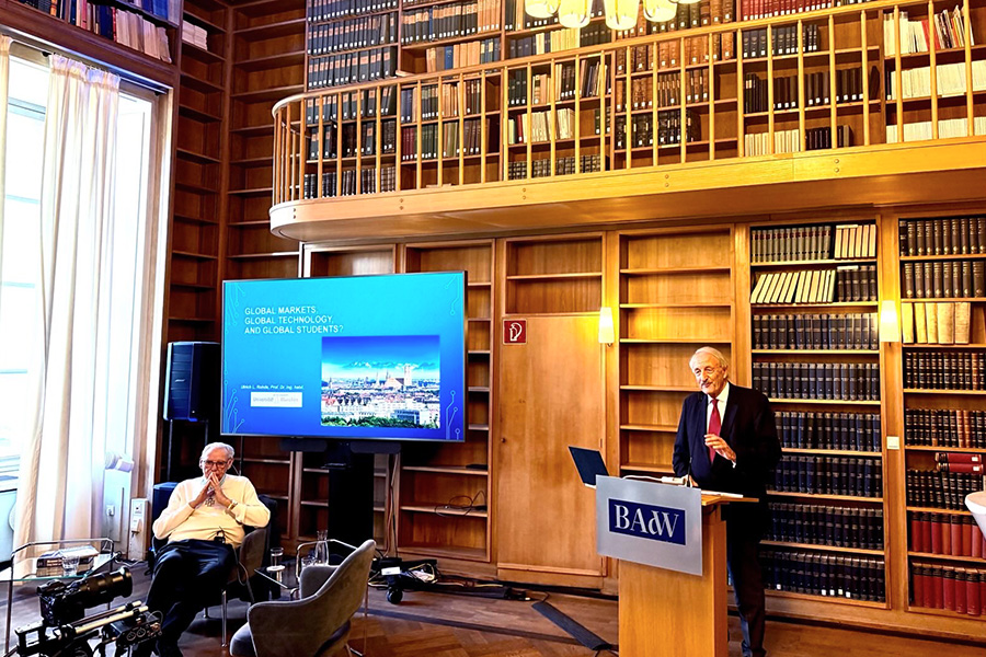 Vortrag zur Buchpräsentation in der Bibliothek der Bayerischen Akademie der Wissenschaften.